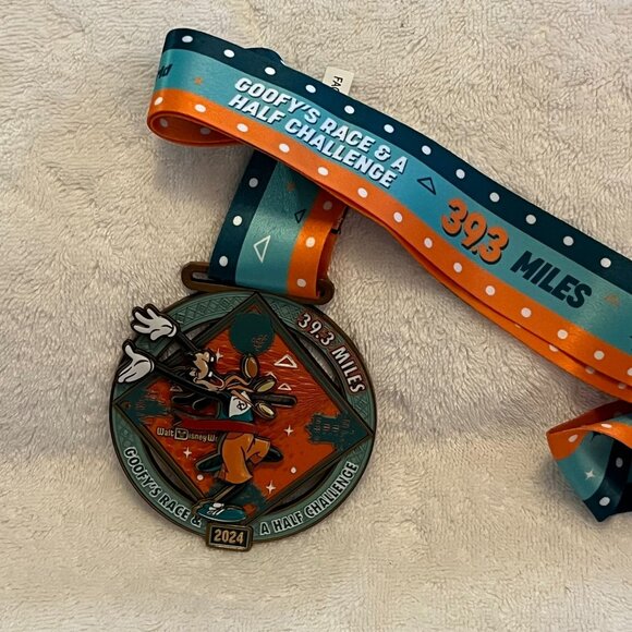 2024 Run Disney Goofy's Race‎ and a Half Challenge Medal With Lanyard 39.3 Miles - Picture 2 of 4
